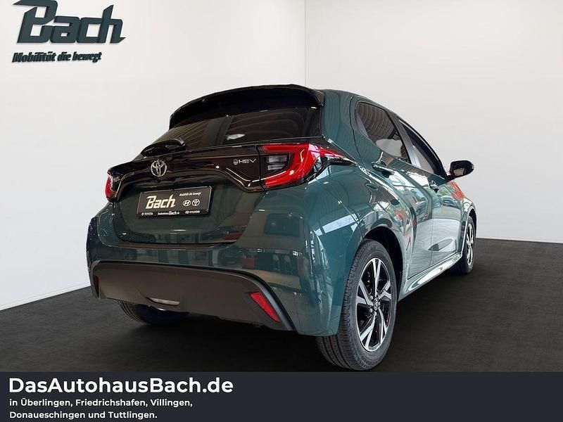 Gebraucht Toyota Yaris Hybrid Comfort 117 PS (86 kW) 2025 Grün Limousine