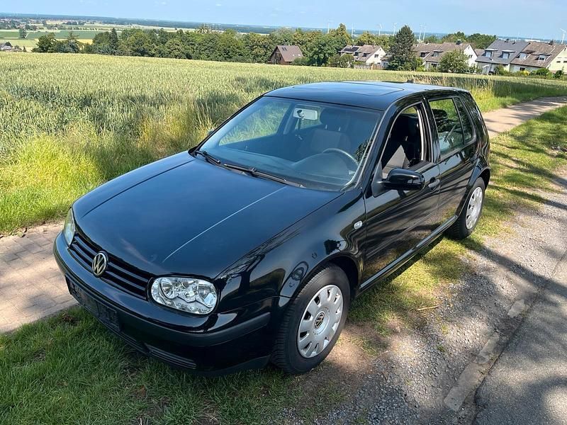 Schwarz Gebraucht 2003 VW Golf IV Ocean Limousine | 3.500 € (Etwas zu teuer) - Bild 1/4
