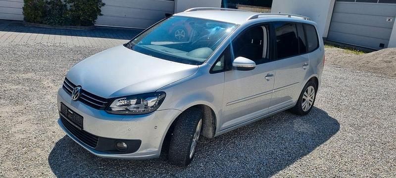 Silber Gebraucht 2014 VW Touran Highline Van / Kleinbus | 7.100 € (Fairer Preis) - Bild 1/4