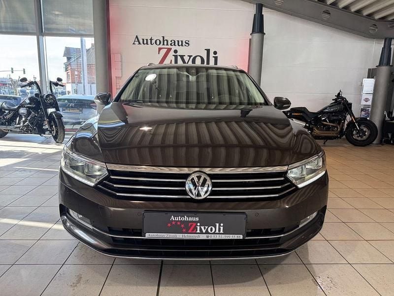 Gebraucht VW Passat Highline 150 PS (110 kW) 2015 Schwarz Kombi