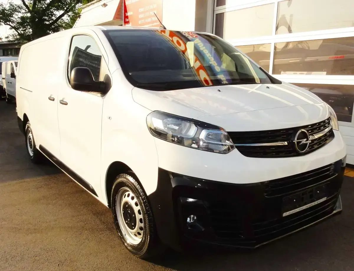 Gebraucht Opel Vivaro-e Combi 122 PS (89 kW) 2022 Weiß Van / Kleinbus