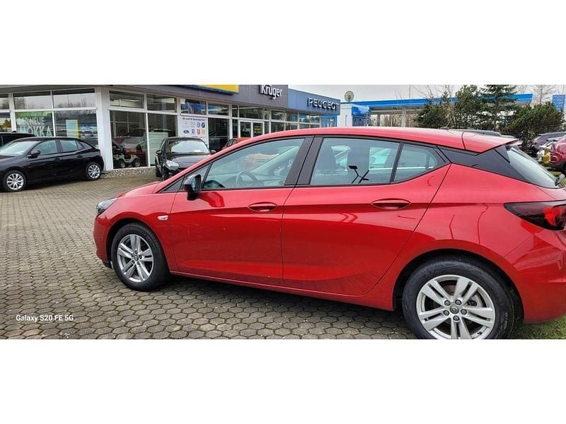Gebraucht Opel Astra Edition 110 PS (80 kW) 2021 Rot Limousine