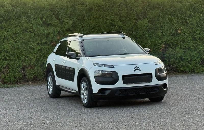 Weiß Gebraucht 2015 Citroën C4 Cactus Feel Kleinwagen | 5.499 € (Fairer Preis) - Bild 1/4