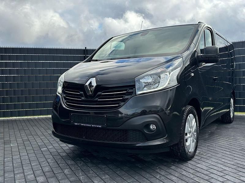 Schwarz Gebraucht 2018 Renault Trafic Van / Kleinbus | 21.990 € (Teuer) - Bild 1/4