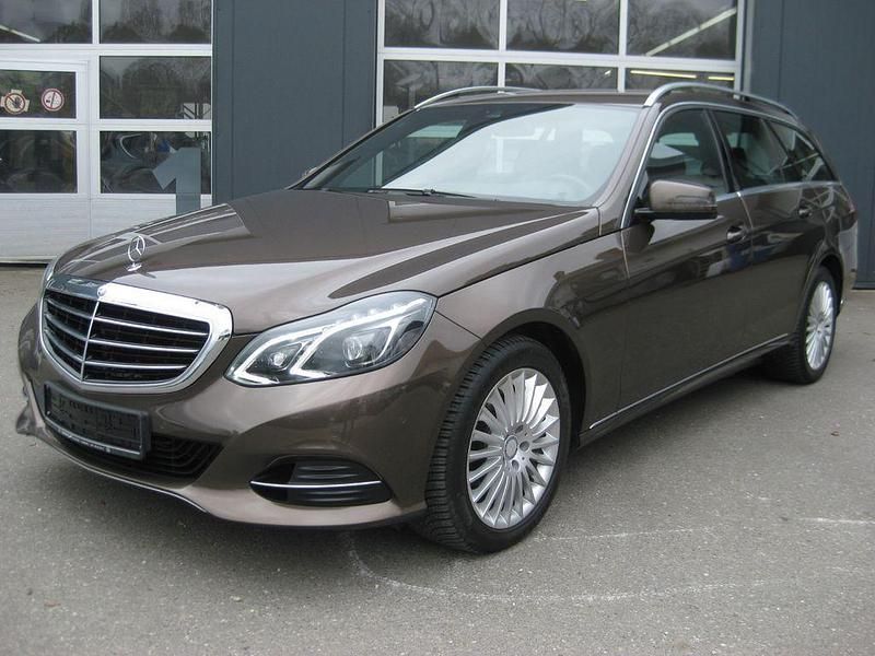 Gebraucht Mercedes E350 306 PS (225 kW) 2013 Braun Kombi
