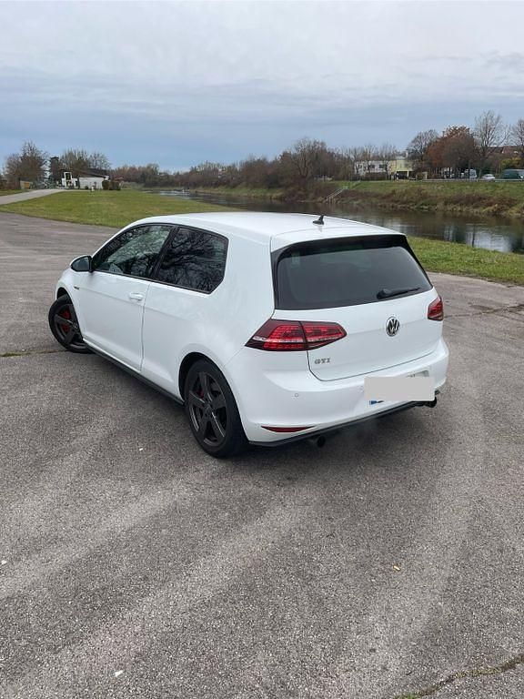 Weiß Gebraucht 2013 VW Golf VII GTI Limousine | 14.500 € (Etwas zu teuer) - Bild 1/4