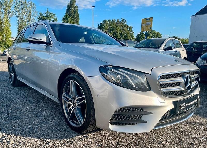 Silber Gebraucht 2018 Mercedes E400 AMG Limousine | 24.300 € (Fairer Preis) - Bild 1/4