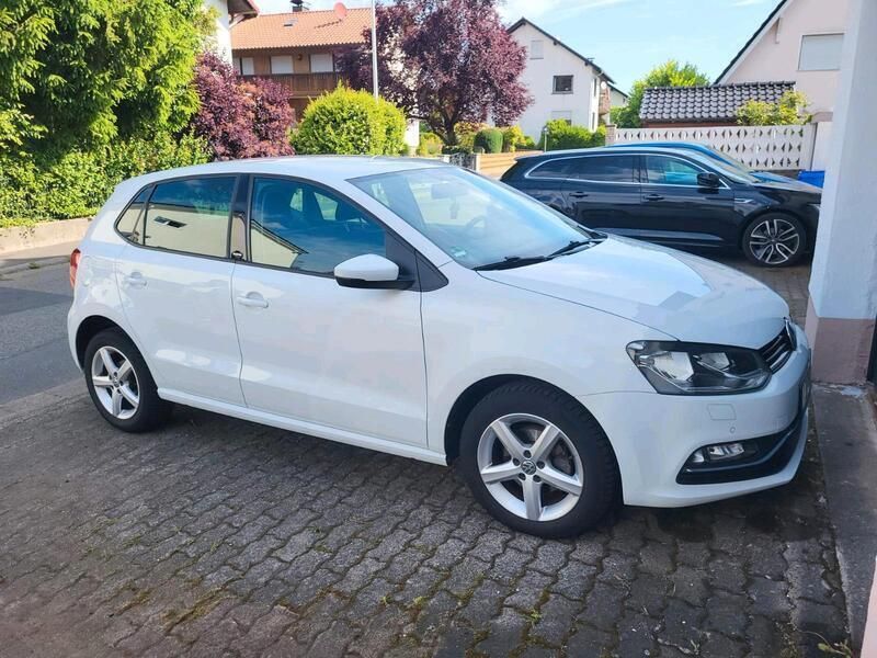 Weiß Gebraucht 2017 VW Polo Comfortline Kleinwagen | 11.900 € (Fairer Preis) - Bild 1/4