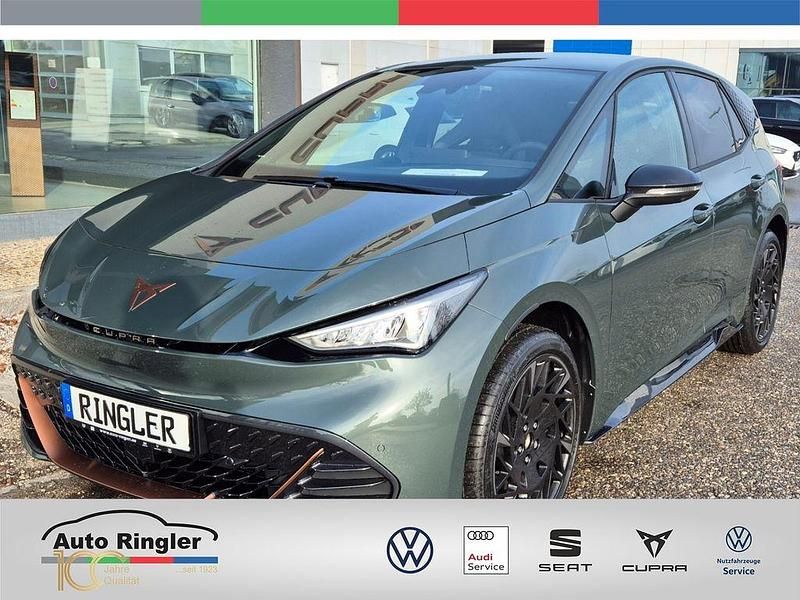 Dunkelgruen Gebraucht 2024 Cupra Born VZ2 Kleinwagen | 42.380 € (Superpreis) - Bild 1/3