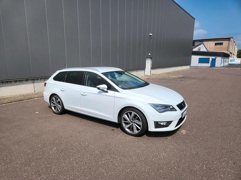 Weiß Gebraucht 2016 Seat Leon FR Kombi | 12.499 € (Fairer Preis) - Bild 1/4