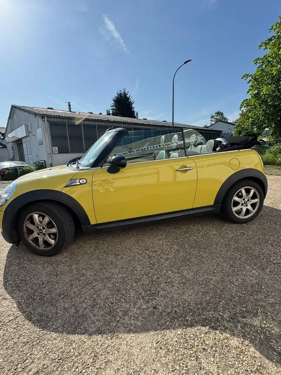 Usata Mini Cooper S Cabriolet 174 CV (127 kW) 2010 Giallo Cabrio