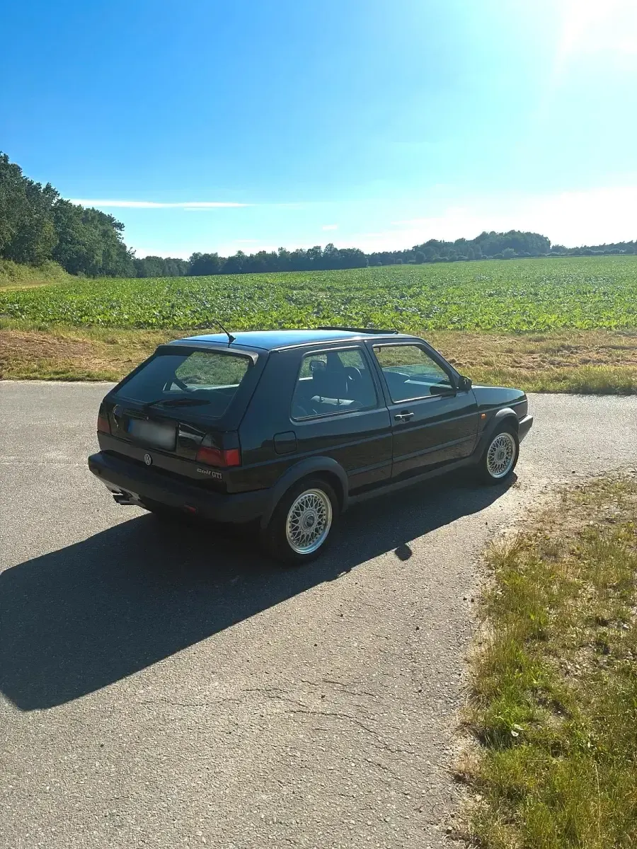 Gebraucht VW Golf II GTI 129 PS (94 kW) 1990 Schwarz Kleinwagen