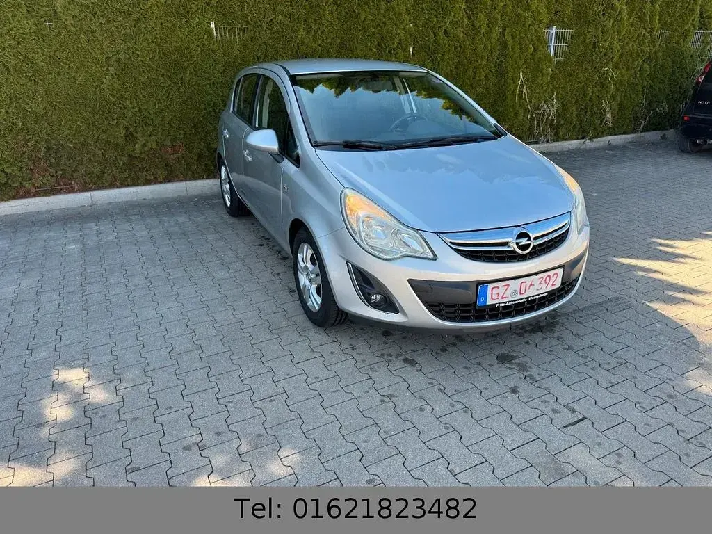 Gebraucht Opel Corsa 86 PS (63 kW) 2012 Silber Kleinwagen