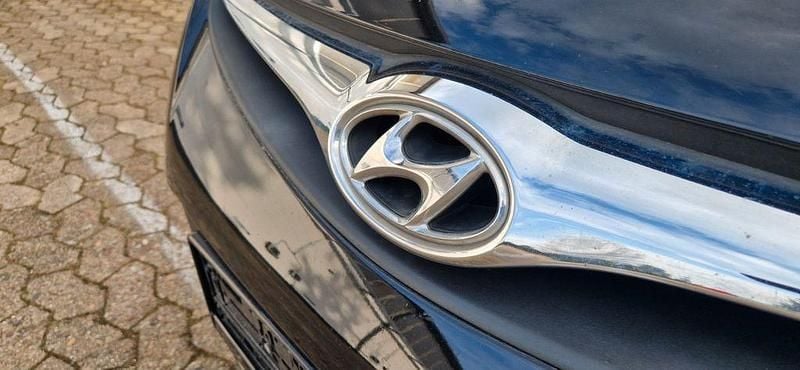 Gebraucht Hyundai i30 Edition 105 PS (77 kW) 2011 Schwarz Kombi