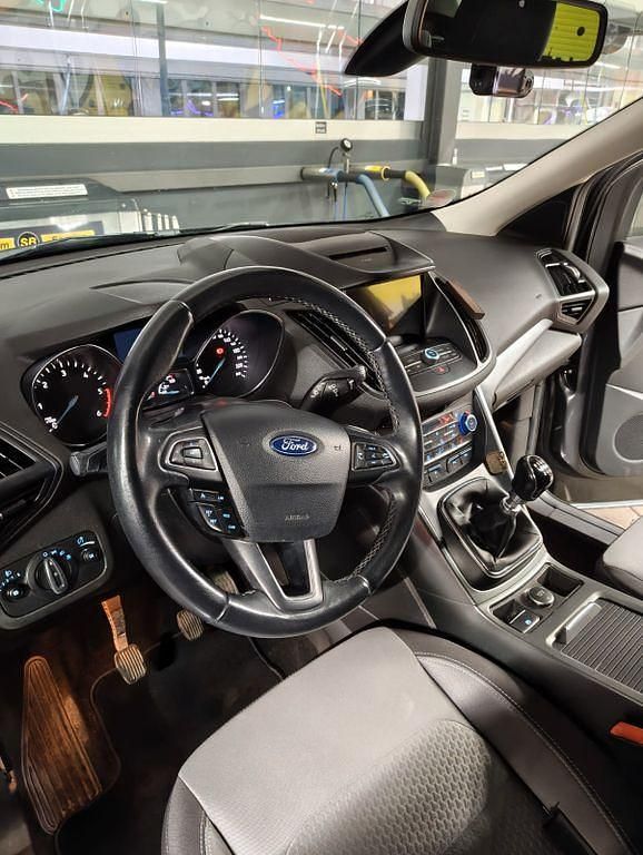 Gebraucht Ford Kuga Business Edition 120 PS (88 kW) 2016 Grau SUV