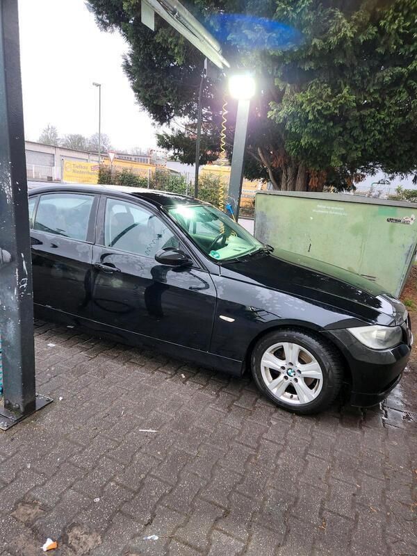 Schwarz Gebraucht 2008 BMW 318 Limousine | 3.000 € (Superpreis) - Bild 1/4