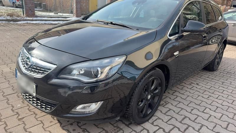 Gebraucht Opel Astra 157 PS (115 kW) 2012 Schwarz Kombi
