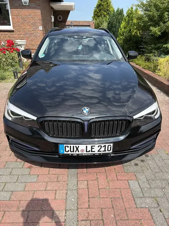 Gebraucht BMW 520 Sport Line 190 PS (139 kW) 2019 Schwarz Kombi