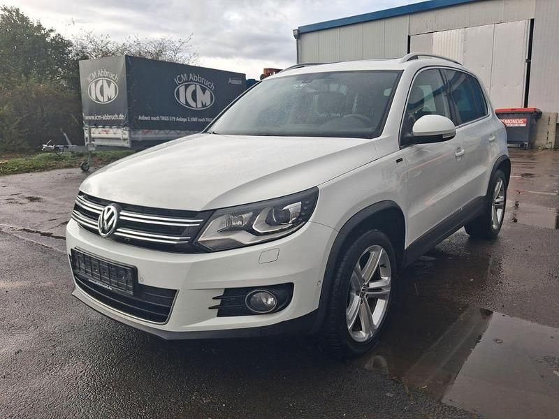 Weiß Gebraucht 2015 VW Tiguan LOUNGE SUV | 10.900 € (Superpreis) - Bild 1/4