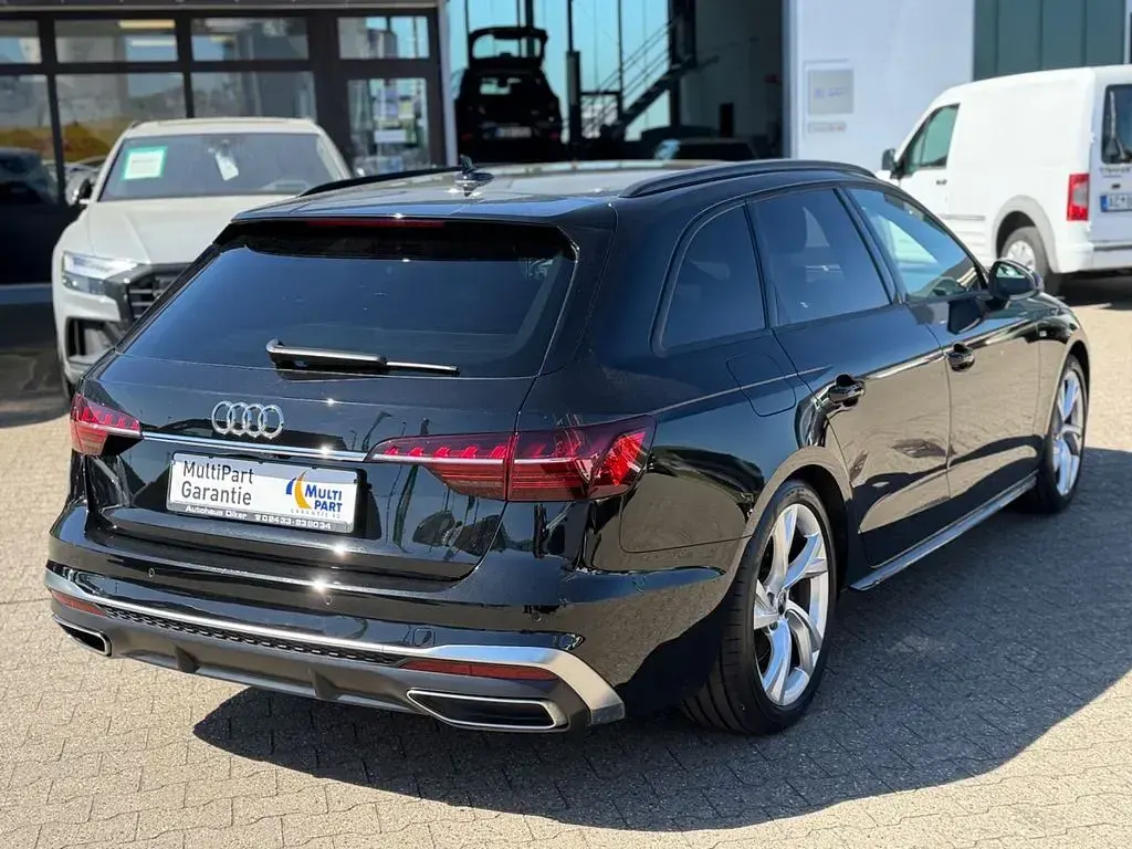 Gebraucht Audi A4 S-Line 163 PS (119 kW) 2023 Schwarz Kombi