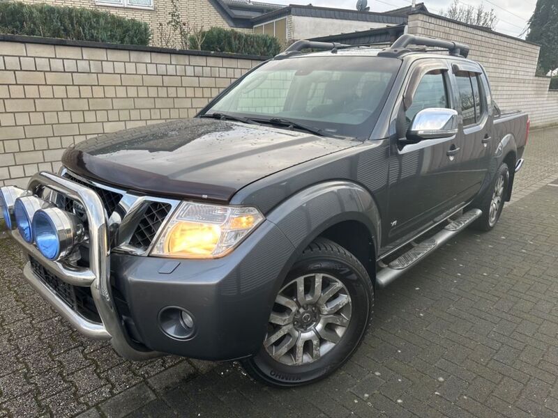 Grau Gebraucht 2011 Nissan Navara Abholung | 15.990 € (Etwas zu teuer) - Bild 1/4