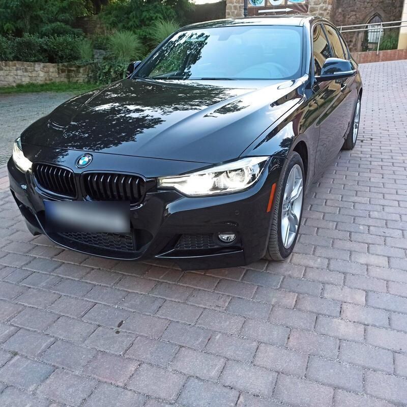Schwarz Gebraucht 2018 BMW 330 M Sport Limousine | 23.800 € (Superpreis) - Bild 1/4