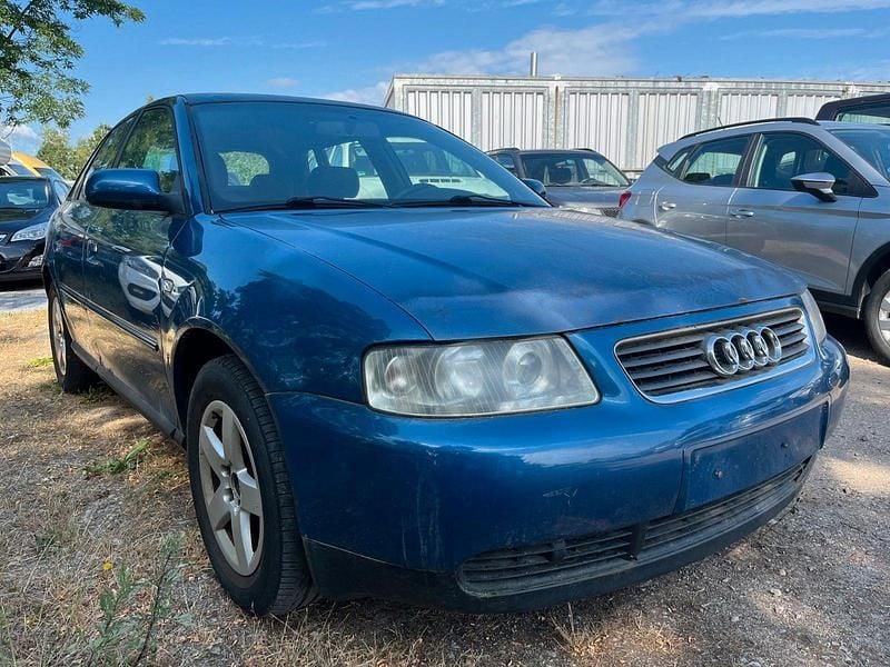 Gebraucht Audi A3 102 PS (75 kW) 2001 Blau Limousine