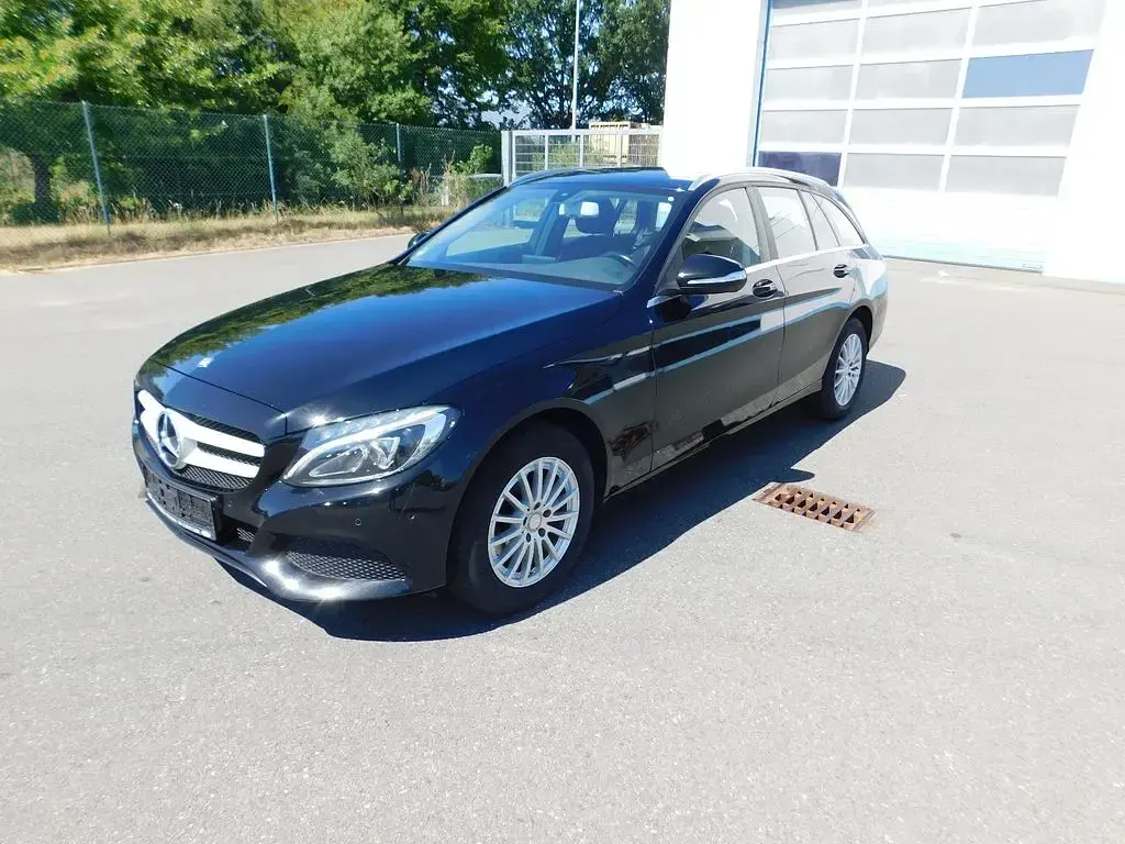Gebraucht Mercedes C180 156 PS (114 kW) 2015 Schwarz Kombi