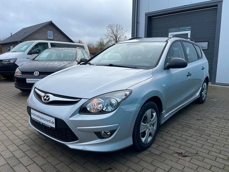 Silber Gebraucht 2011 Hyundai i30 Edition+ Kombi | 3.980 € (Fairer Preis) - Bild 1/4