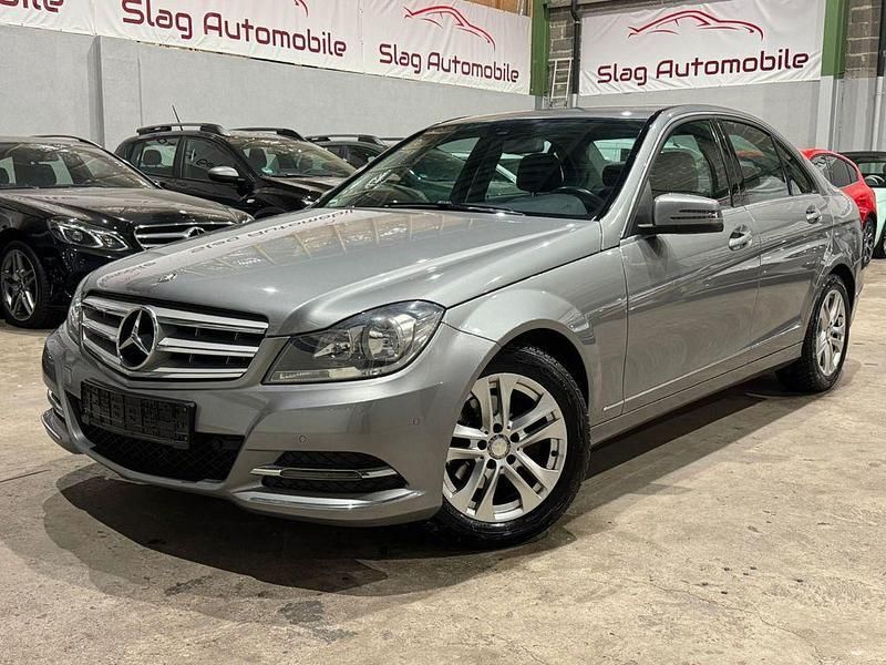 Silber Gebraucht 2013 Mercedes C180 Avantgarde Limousine | 8.990 € (Fairer Preis) - Bild 1/4