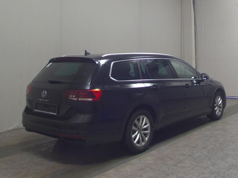 Gebraucht VW Passat Business 150 PS (110 kW) 2023 Schwarz Kombi