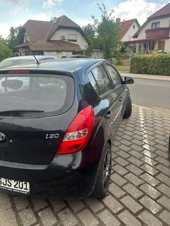 Gebraucht Hyundai i20 Classic 77 PS (56 kW) 2009 Schwarz Kleinwagen
