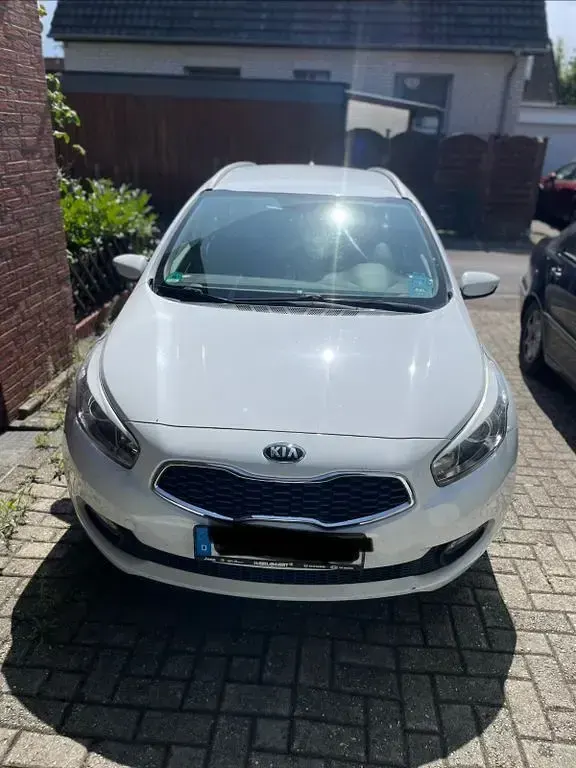Gebraucht Kia Ceed Sportswagon Attract 99 PS (72 kW) 2013 Weiß Kombi