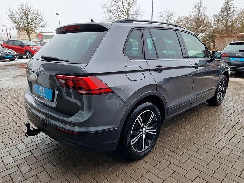 Gebraucht VW Tiguan 125 PS (91 kW) 2017 Grau SUV