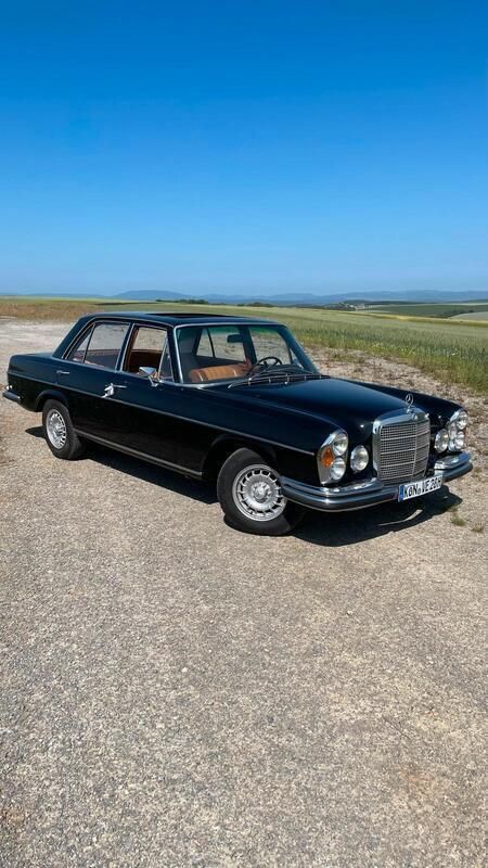 Schwarz Gebraucht 1969 Mercedes W108 Limousine | 16.990 € - Bild 1/4