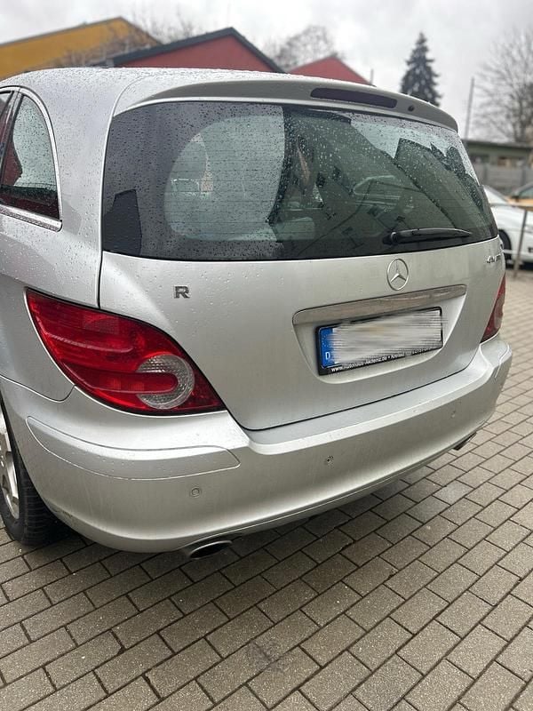 Gebraucht Mercedes R500 306 PS (225 kW) 2007 Silber Van / Kleinbus