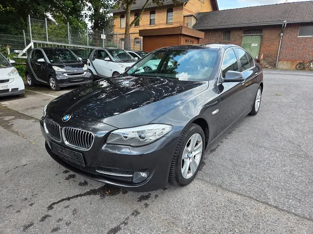 Gebraucht BMW 520 184 PS (135 kW) 2011 Grau Limousine