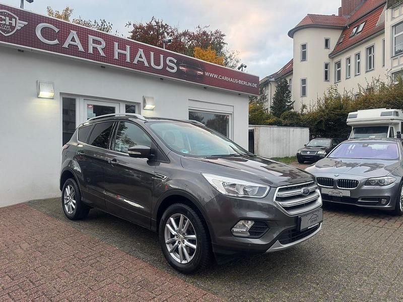 Grau Gebraucht 2018 Ford Kuga SUV | 13.780 € (Superpreis) - Bild 1/4