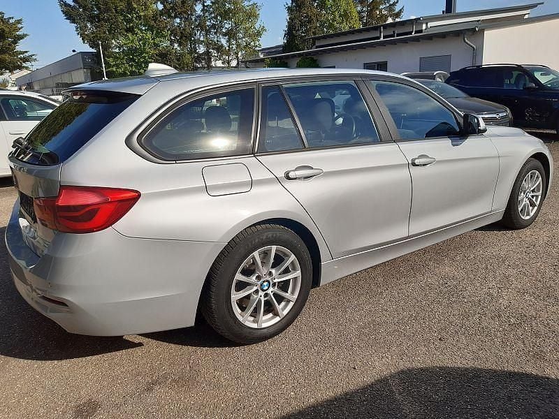 Gebraucht BMW 320 190 PS (139 kW) 2015 Silber Kombi