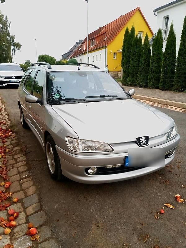 Silber Gebraucht 2000 Peugeot 306 Kombi | 2.900 € - Bild 1/4