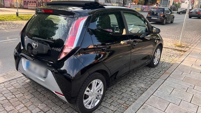 Gebraucht Toyota Aygo 2016 Schwarz Kleinwagen