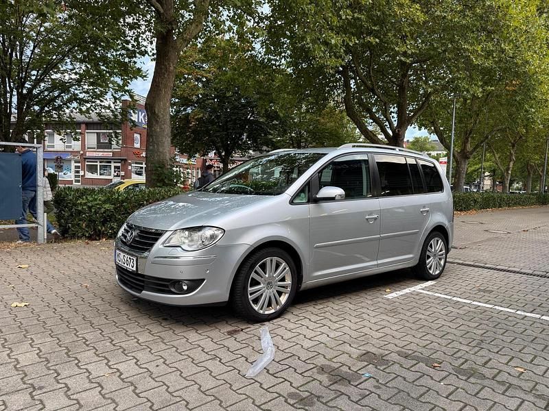 Silber Gebraucht 2008 VW Touran Van / Kleinbus | 3.499 € (Fairer Preis) - Bild 1/4