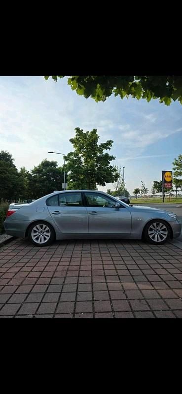 Gebraucht BMW 530 231 PS (169 kW) 2004 Grau Limousine