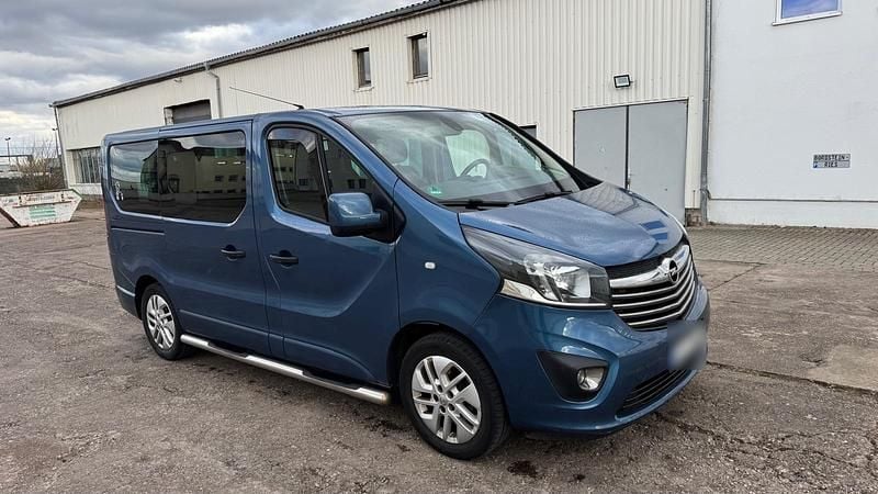 Gebraucht Opel Vivaro 145 PS (106 kW) 2016 Blau Van / Kleinbus