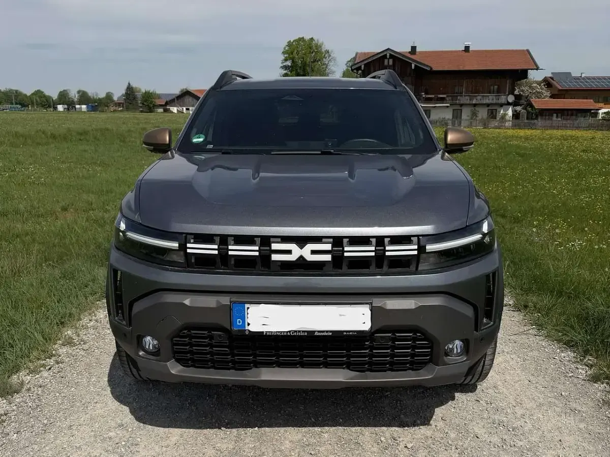 Używany Dacia Duster Extreme 141 KM (103 kW) 2024 Szary SUV