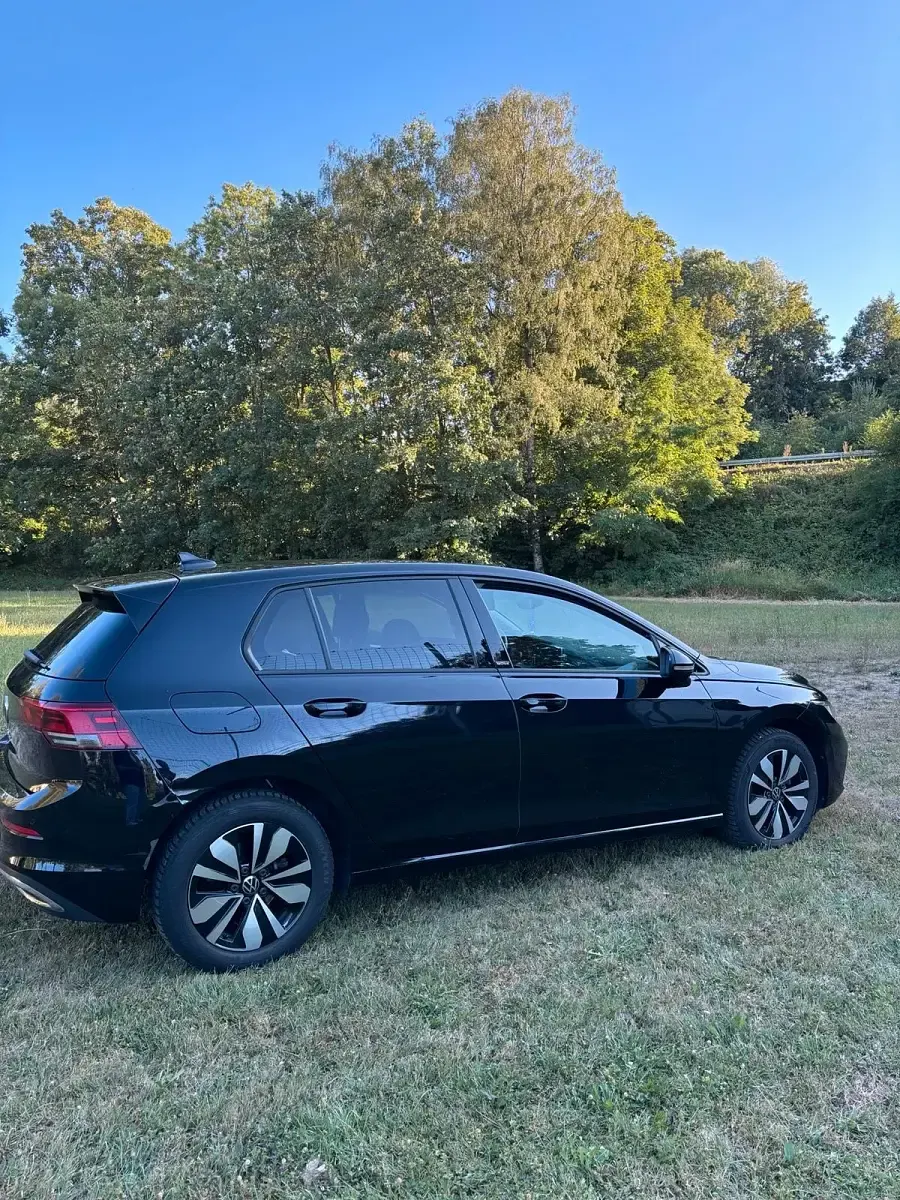 Gebraucht VW Golf VIII Move 150 PS (110 kW) 2023 Schwarz Limousine