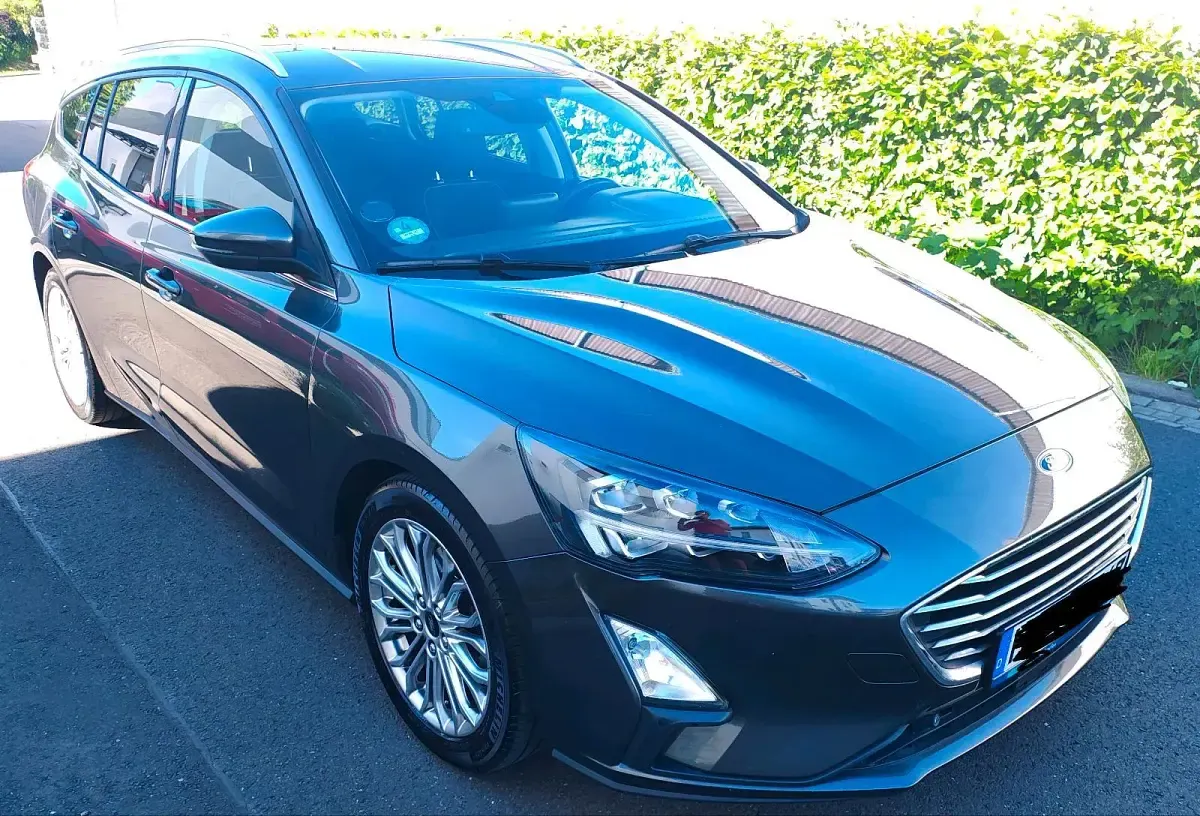 Gebraucht Ford Focus Titanium 150 PS (110 kW) 2019 Grau Kombi