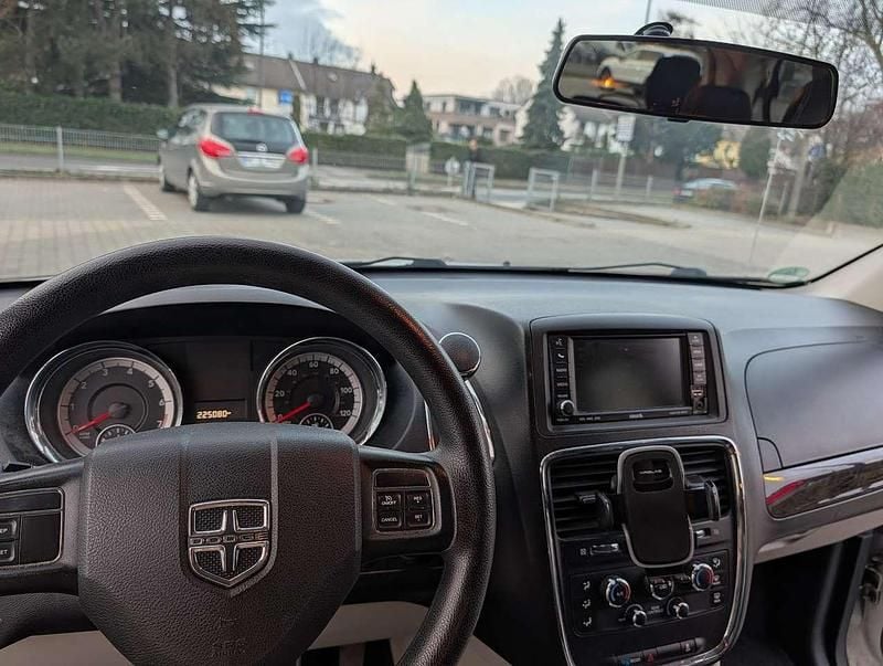 Gebraucht Dodge Grand Caravan 287 PS (211 kW) 2015 Weiß Van / Kleinbus