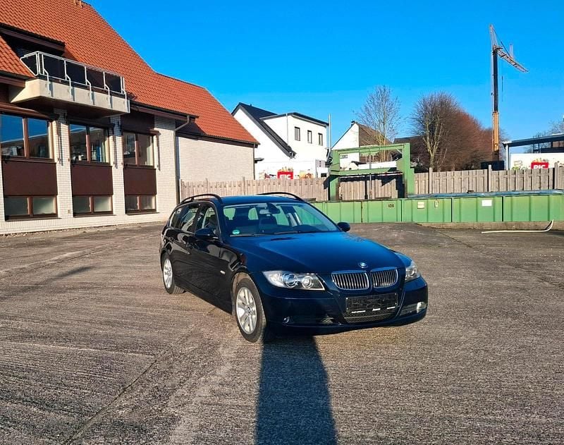 Gebraucht BMW 325 211 PS (155 kW) 2008 Blau Kombi