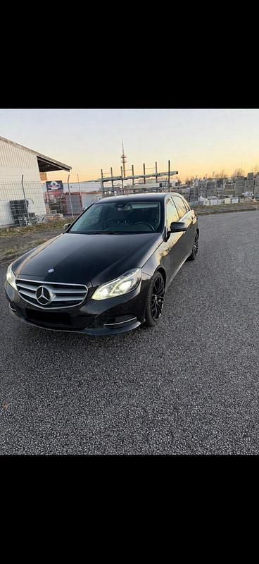 Gebraucht Mercedes E350 252 PS (185 kW) 2014 Schwarz Limousine